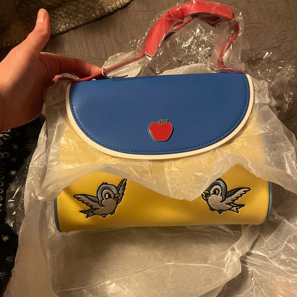 Snow White Loungefly purse